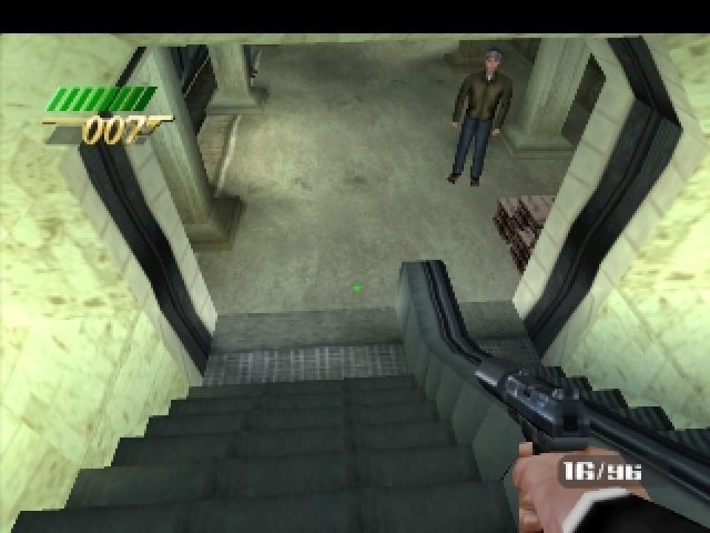 007 - The World is Not Enough (E) ISO < PSX ISOs