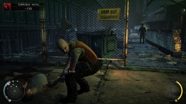 Hitman: Absolution  in-game screen image #1 Nothing suspicious going on here.