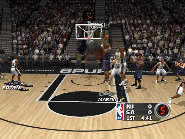 NBA Live 2004 in-game screen image #1 